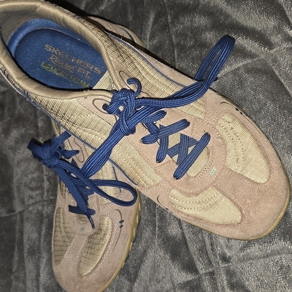 Skechers Relaxed Fit Size 10 Tan / navy - Picture 4 of 6